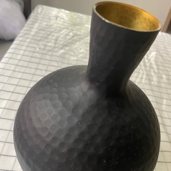 Black Hammered Vase with Gold Interior - Picture 4 of 9
